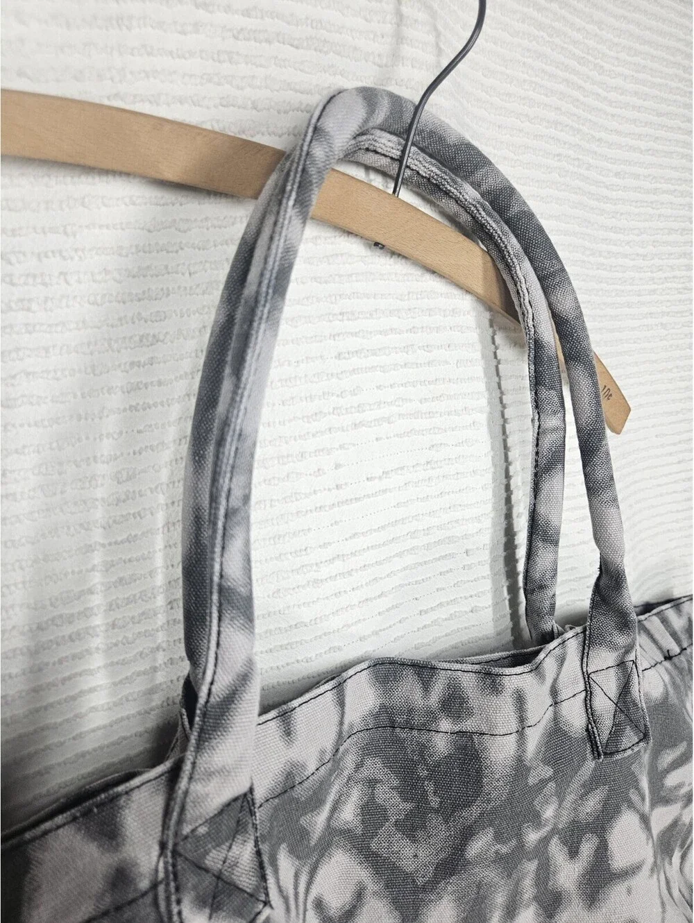 ALO Yoga Gray Tie Dye Large Canvas Tote Bag Gym Oblong Open Shoulder Strap